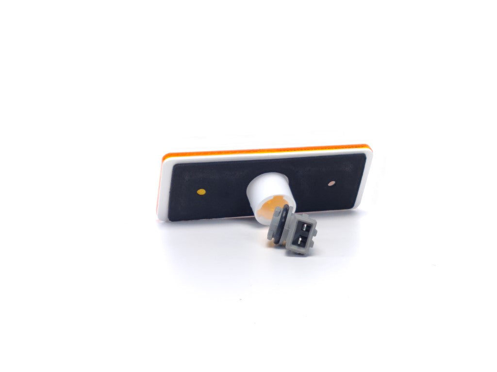 Built-in Amber Position Lamp
