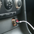 Punjač za auto USB-A i USB-C s prikazom napona