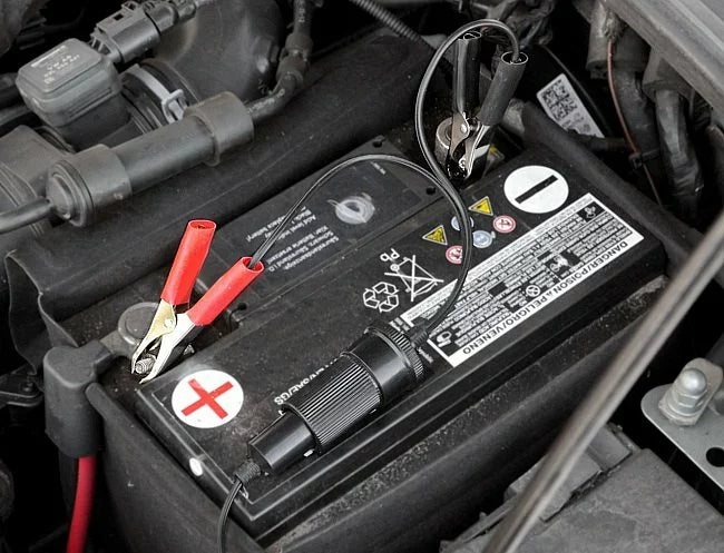 Standard Cigarette Lighter Socket with Battery Clamps